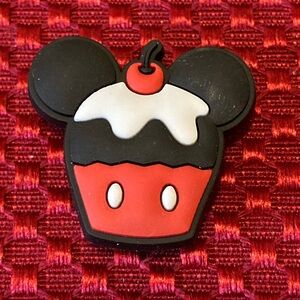 🔥 Bundle 4 For $7 Croc Charms